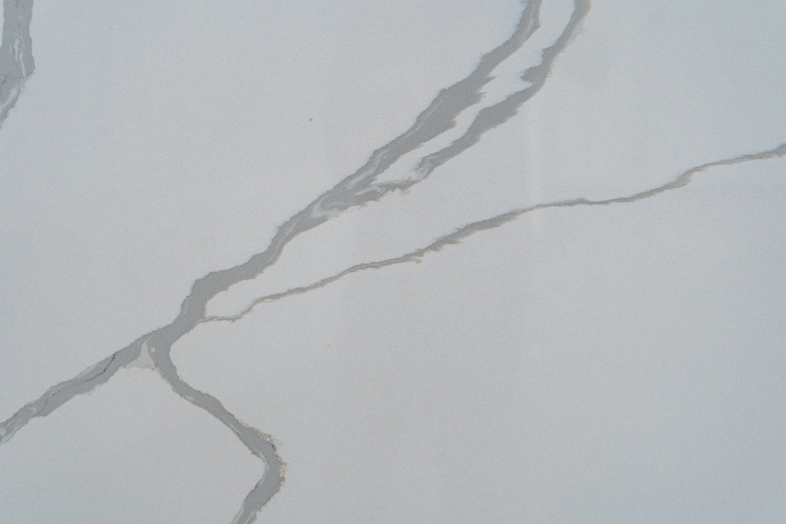 Statuario Bromio Surface Stylish Quartz for Modern Spaces